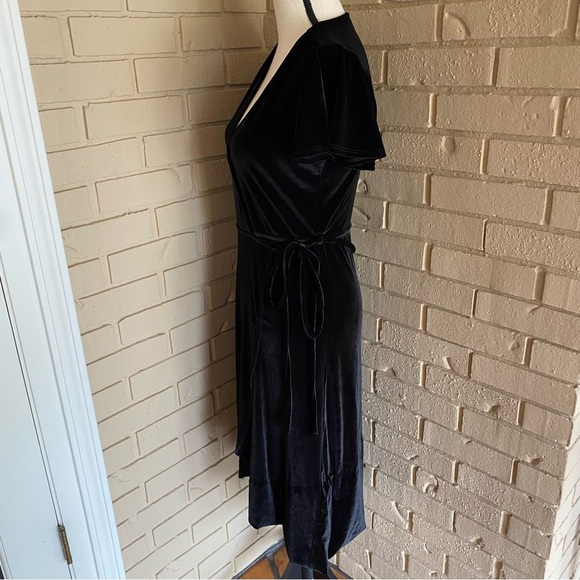 Anthropologie BHLDN Black Velvet Mini Wrap Dress Cocktail Stretch Feminine Small - Picture 4 of 8